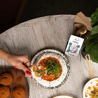 Picture QR code showcase: restaurant using qr code with logo to show menu
